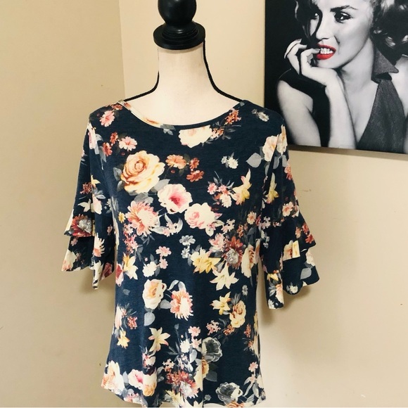 Blu Pepper Floral Bell Sleeve Open Tie Back Top - Picture 1 of 9